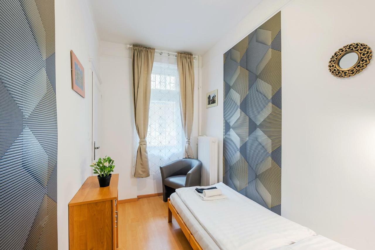 Parking, Ac, Wifi 2 Room Apartment In The Center ブダペスト エクステリア 写真