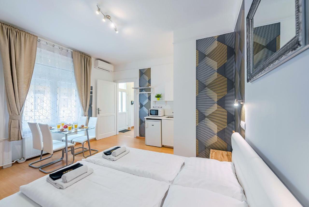 Parking, Ac, Wifi 2 Room Apartment In The Center ブダペスト エクステリア 写真